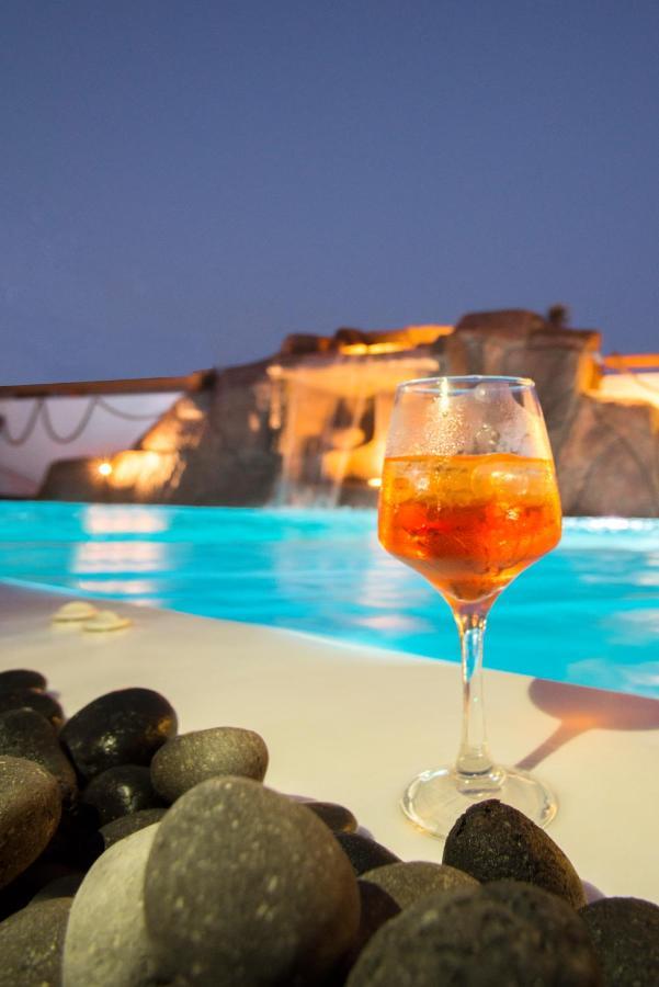 La Belle Vie - Santorini - Adults Only Lejlighed Kamári Eksteriør billede